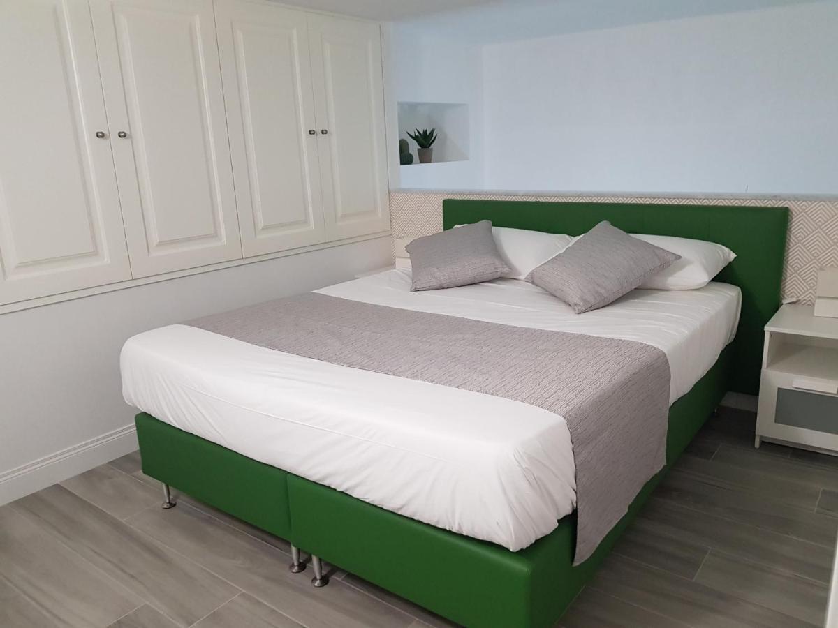 Duomo Platinum Apartments Neapel Exterior foto
