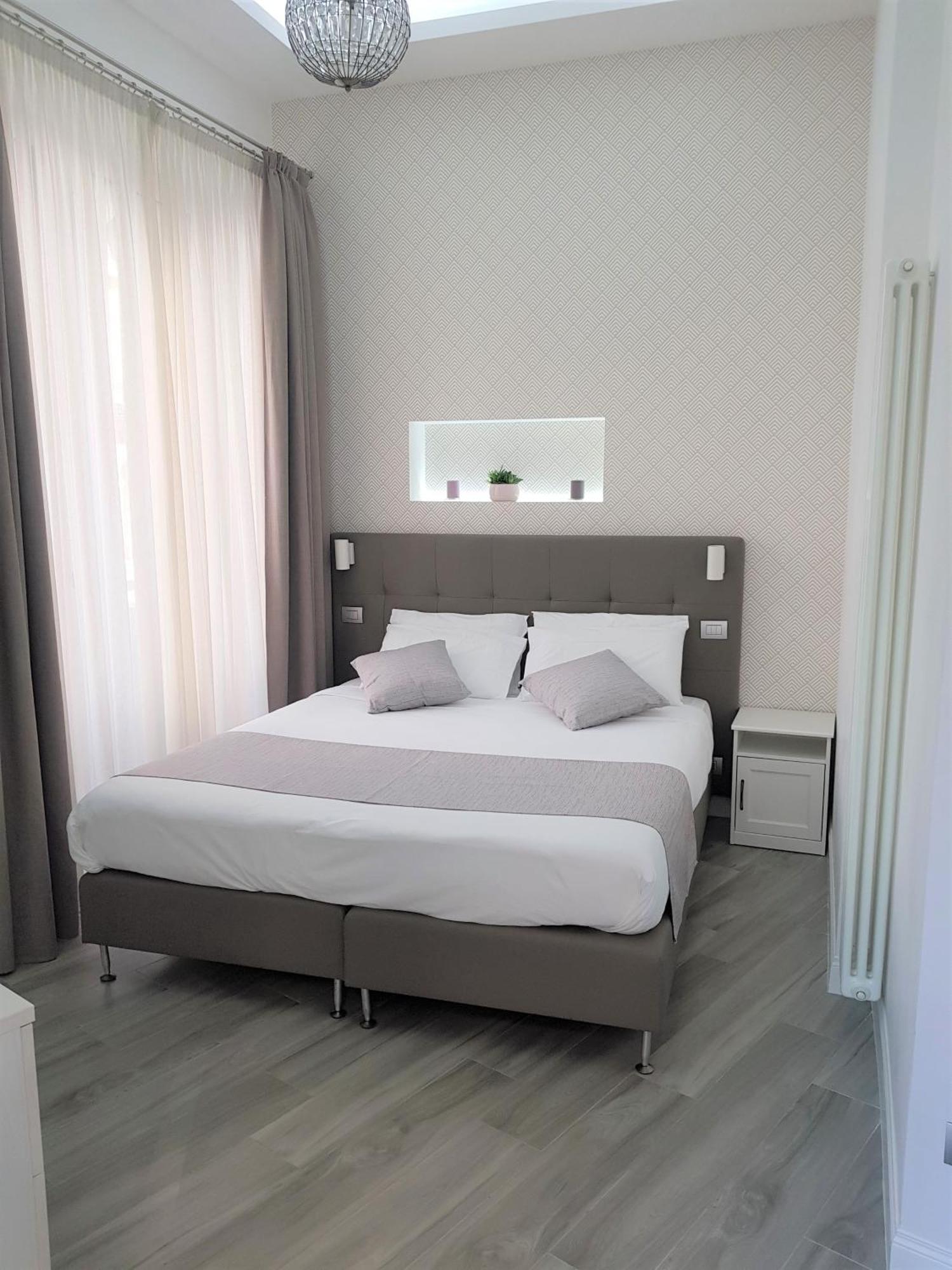 Duomo Platinum Apartments Neapel Zimmer foto