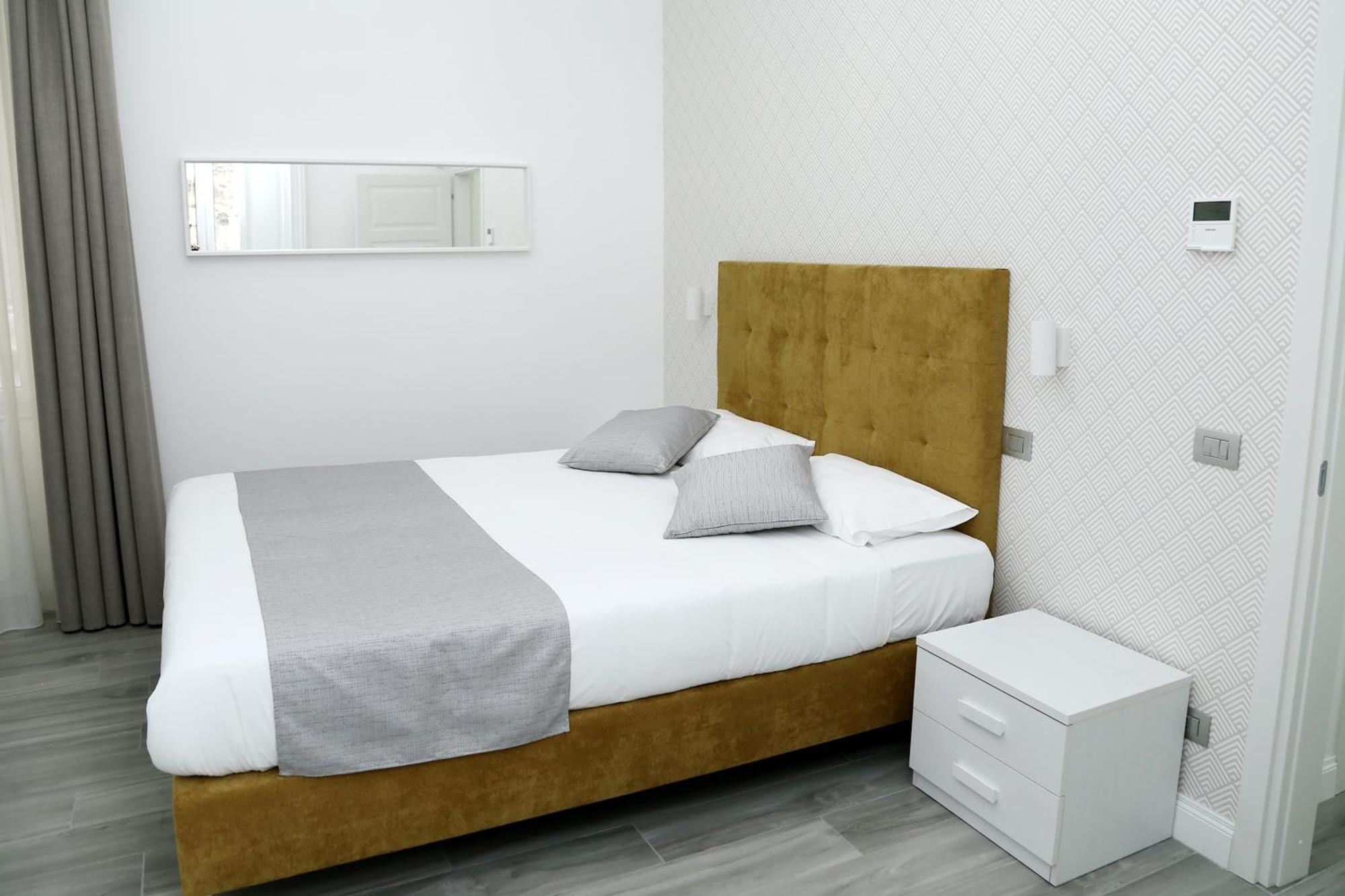 Duomo Platinum Apartments Neapel Zimmer foto